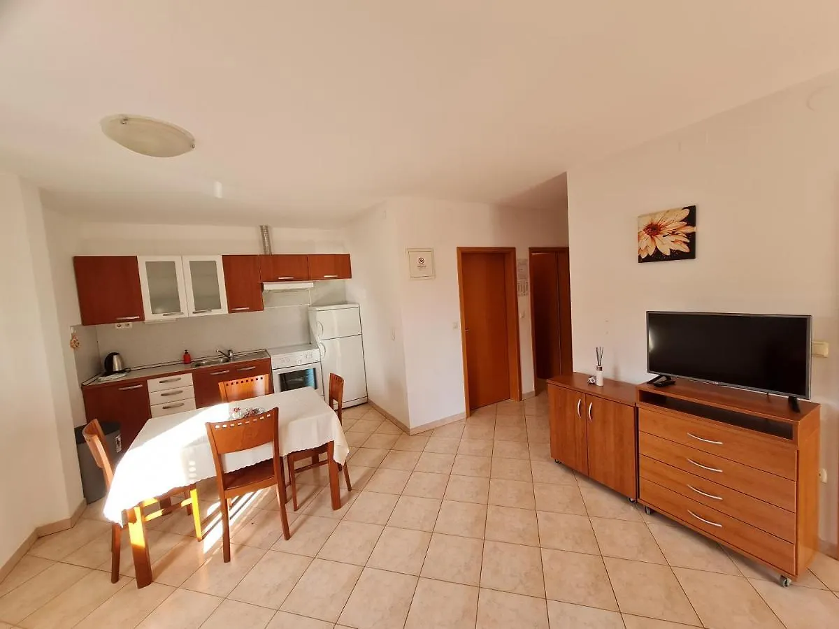 Apartments Spert Umag 0*,